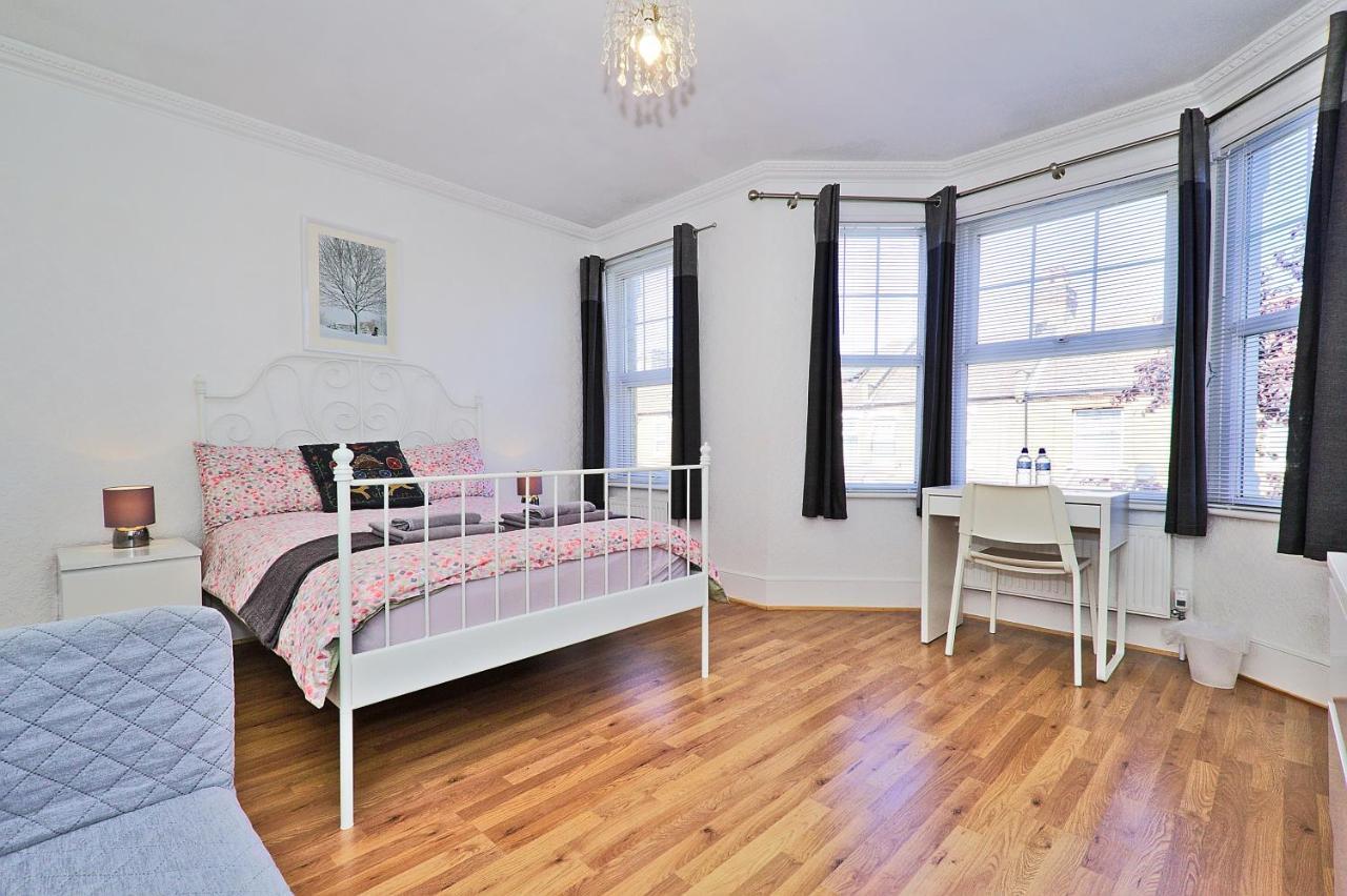 Ceres Lodge Plumstead  Bagian luar foto